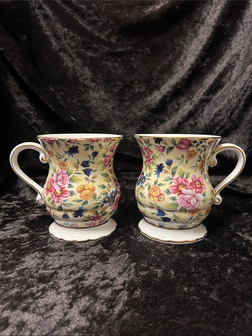 Set of 2 Floral Porcelain Mugs (LC)